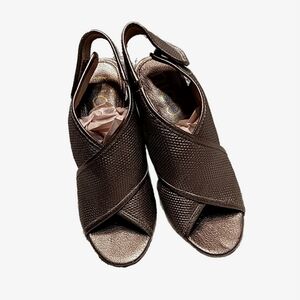 Nicole Larkin Sandal Shoe 4" Block Heel Wm 7.5 Pweter Peep Toe Velcro Back Strap